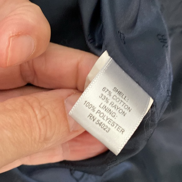 Banana Republic classic navy blazer - Picture 8 of 9